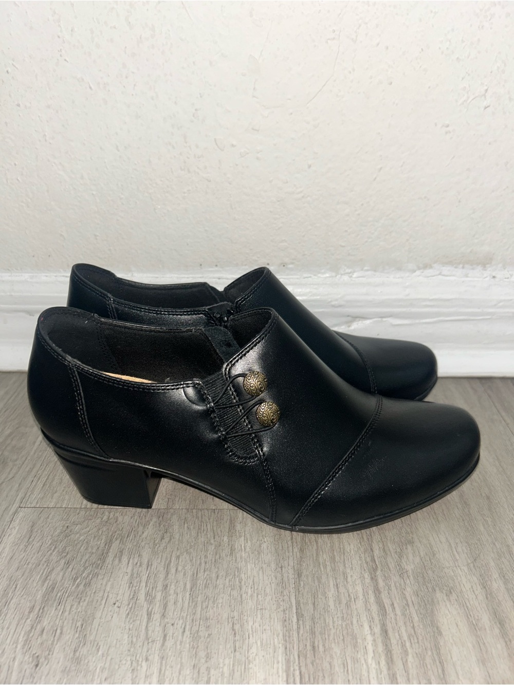 Clarks Zipper Ankle Shoe Pump Emslie Lea Size: 11 Wide, Black, No BOX